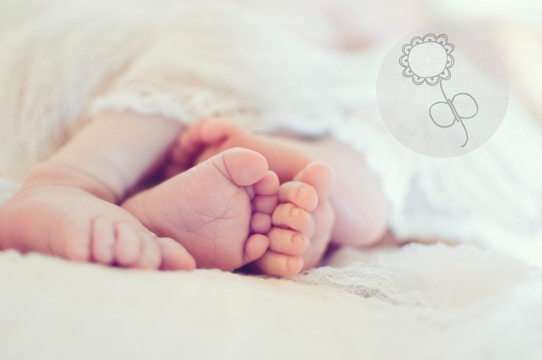 cute toes newborn photography